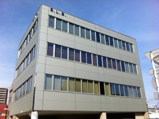 事務所ビル外観写真